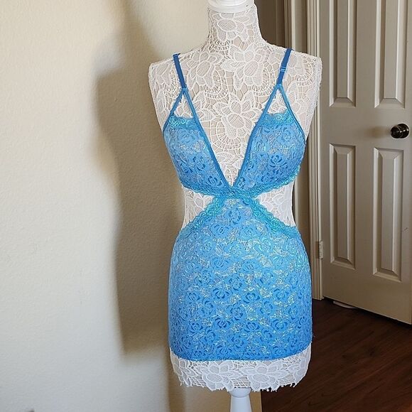 Exposed Sexy Teddy - Picture 5 of 7